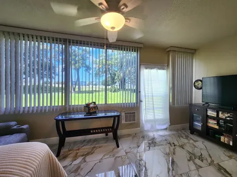 1012 Ellesmere A Deerfield Beach FL 33442