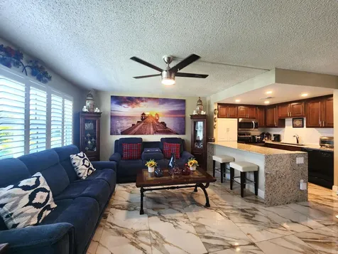 1012 Ellesmere A Deerfield Beach FL 33442