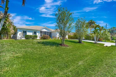 8431 SE Duncan Street Hobe Sound FL 33455