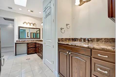 8431 SE Duncan Street Hobe Sound FL 33455