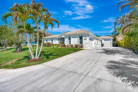 8431 SE Duncan Street Hobe Sound FL 33455