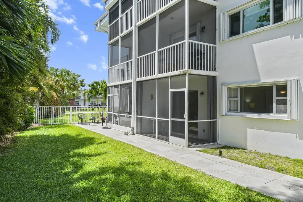 130 Doolen Court North Palm Beach FL 33408