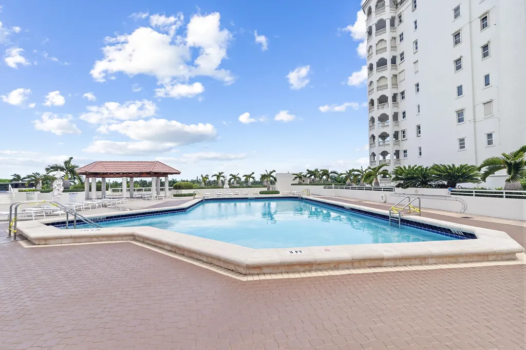 20185 E Country Club Drive Aventura FL 33180