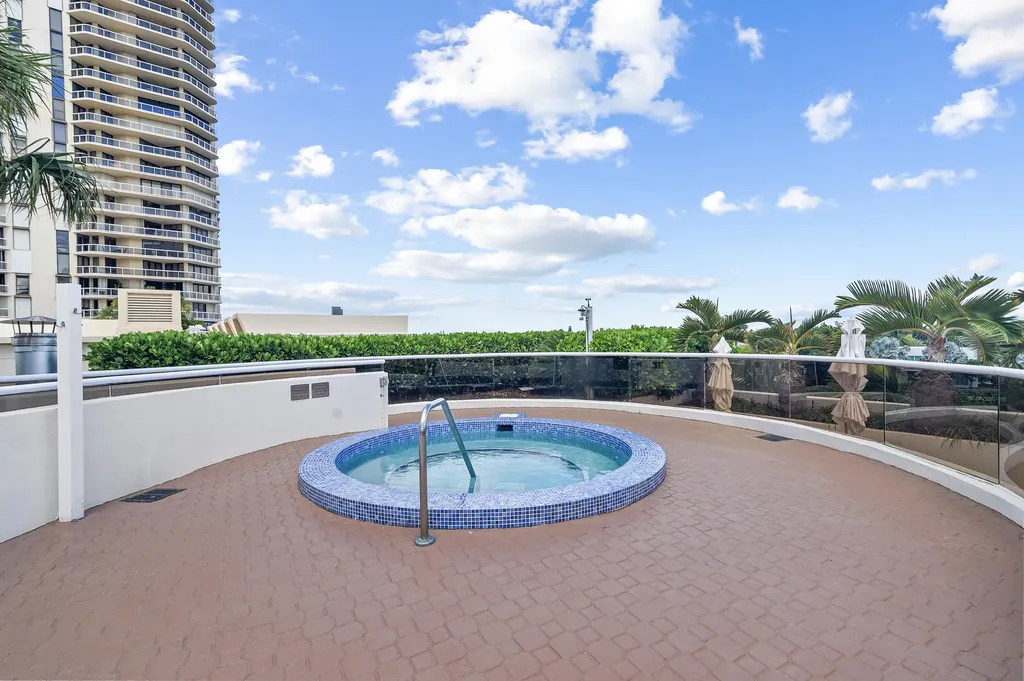 20185 E Country Club Drive Aventura FL 33180