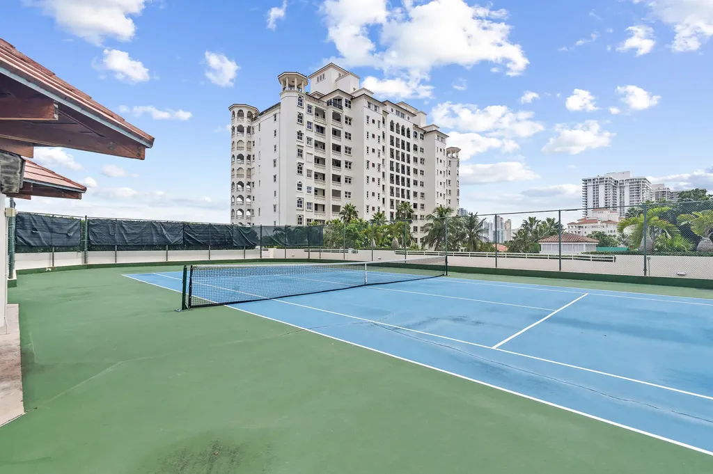 20185 E Country Club Drive Aventura FL 33180