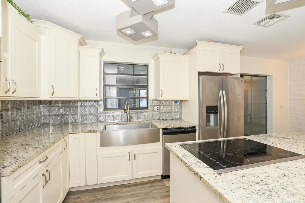 764 SE Evergreen Terrace Port St Lucie FL 34983