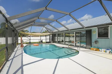764 SE Evergreen Terrace Port St Lucie FL 34983