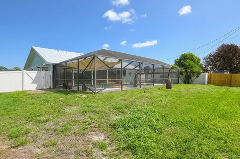 764 SE Evergreen Terrace Port St Lucie FL 34983