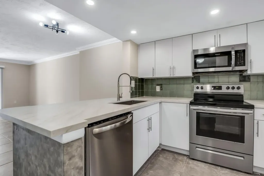 5200 NW 31st Avenue Fort Lauderdale FL 33309