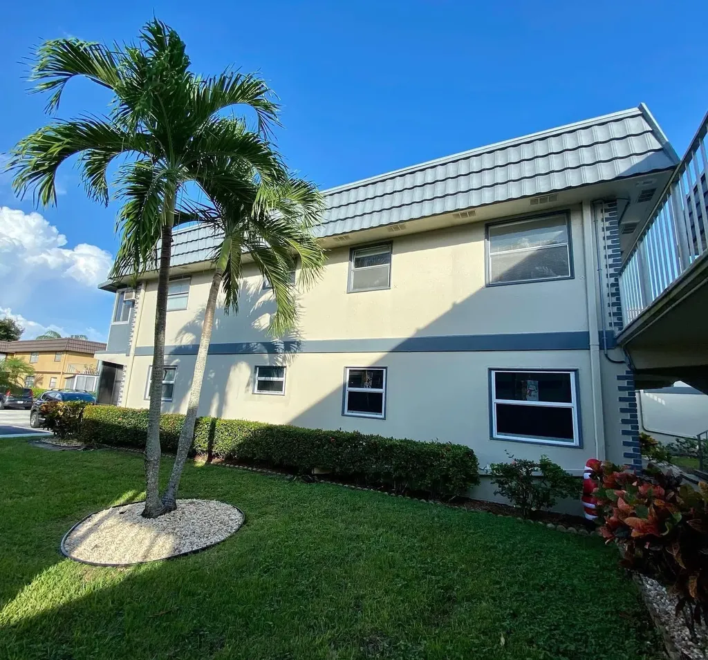 568 Brittany L Delray Beach FL 33446