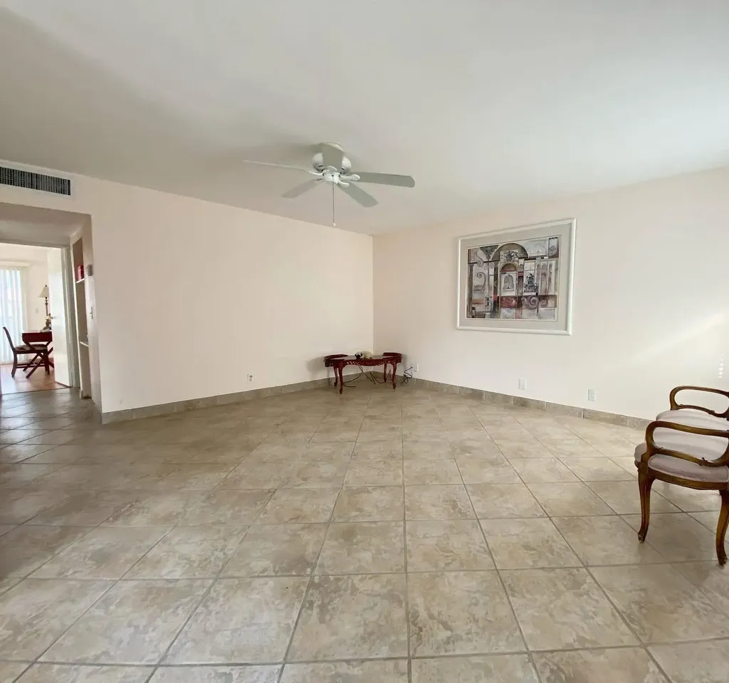568 Brittany L Delray Beach FL 33446