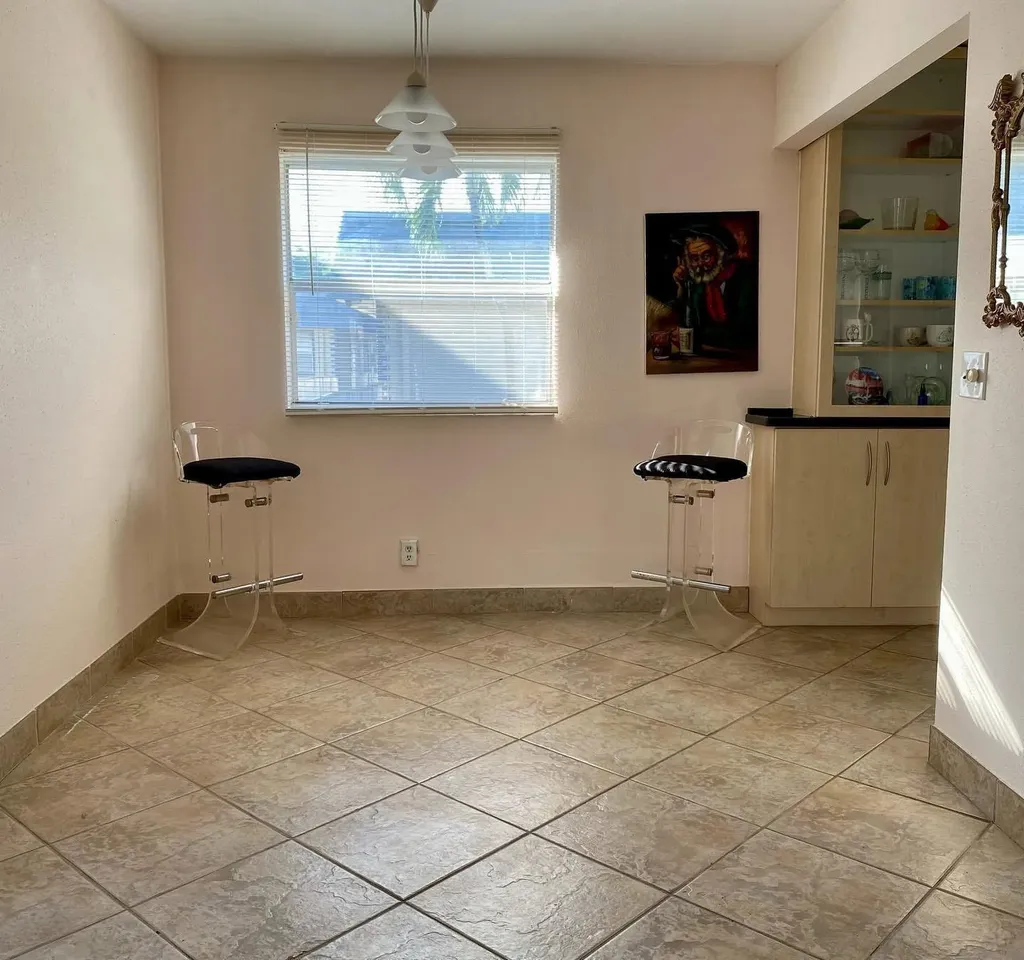 568 Brittany L Delray Beach FL 33446