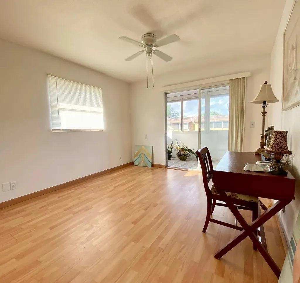 568 Brittany L Delray Beach FL 33446