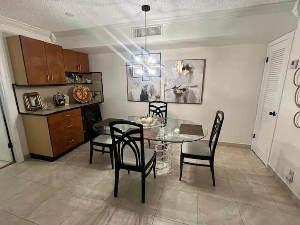 27 Capri Delray Beach FL 33484