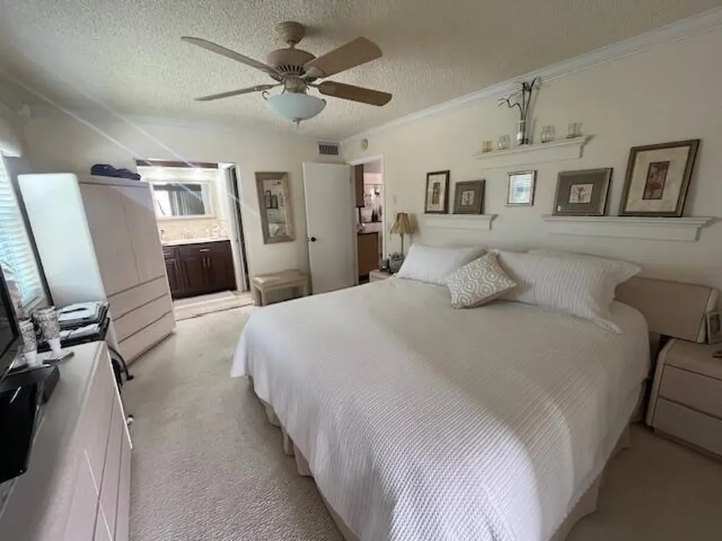 27 Capri Delray Beach FL 33484