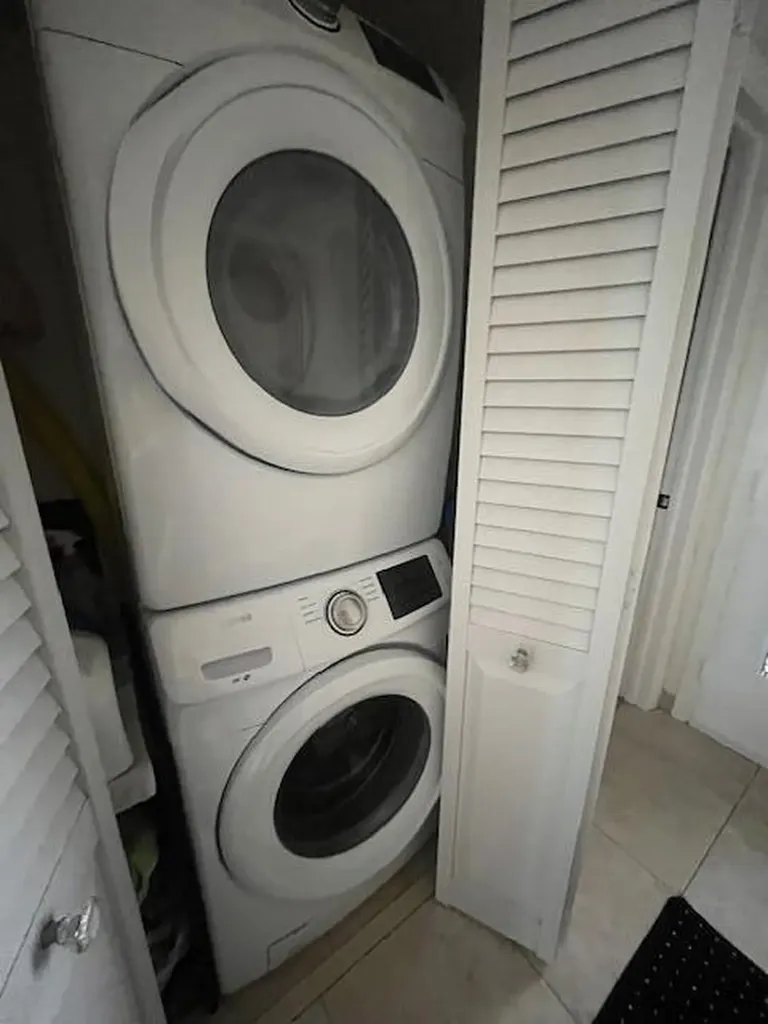 27 Capri Delray Beach FL 33484