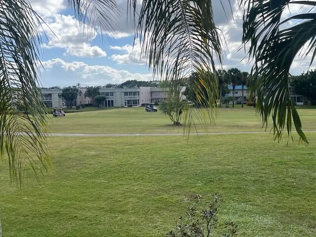 27 Capri Delray Beach FL 33484