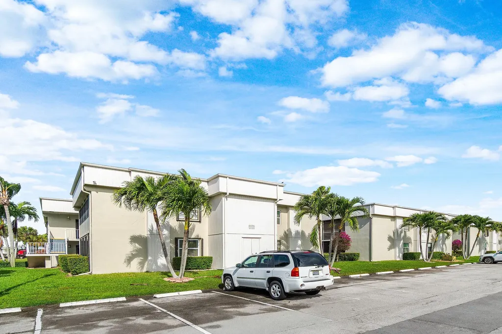 27 Capri Delray Beach FL 33484