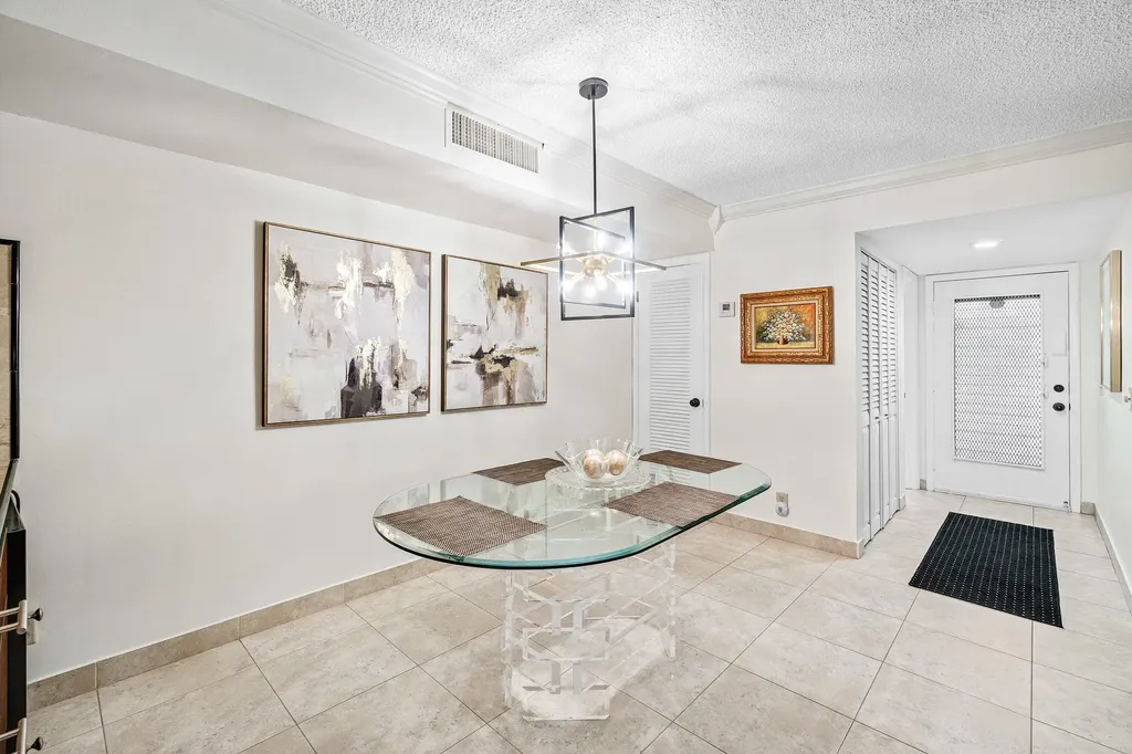 27 Capri Delray Beach FL 33484