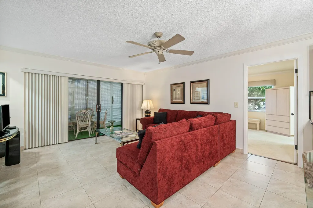 27 Capri Delray Beach FL 33484