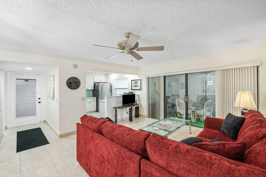 27 Capri Delray Beach FL 33484