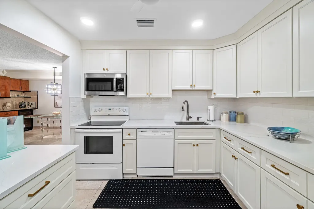 27 Capri Delray Beach FL 33484