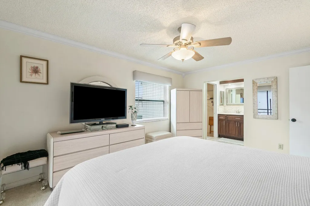 27 Capri Delray Beach FL 33484