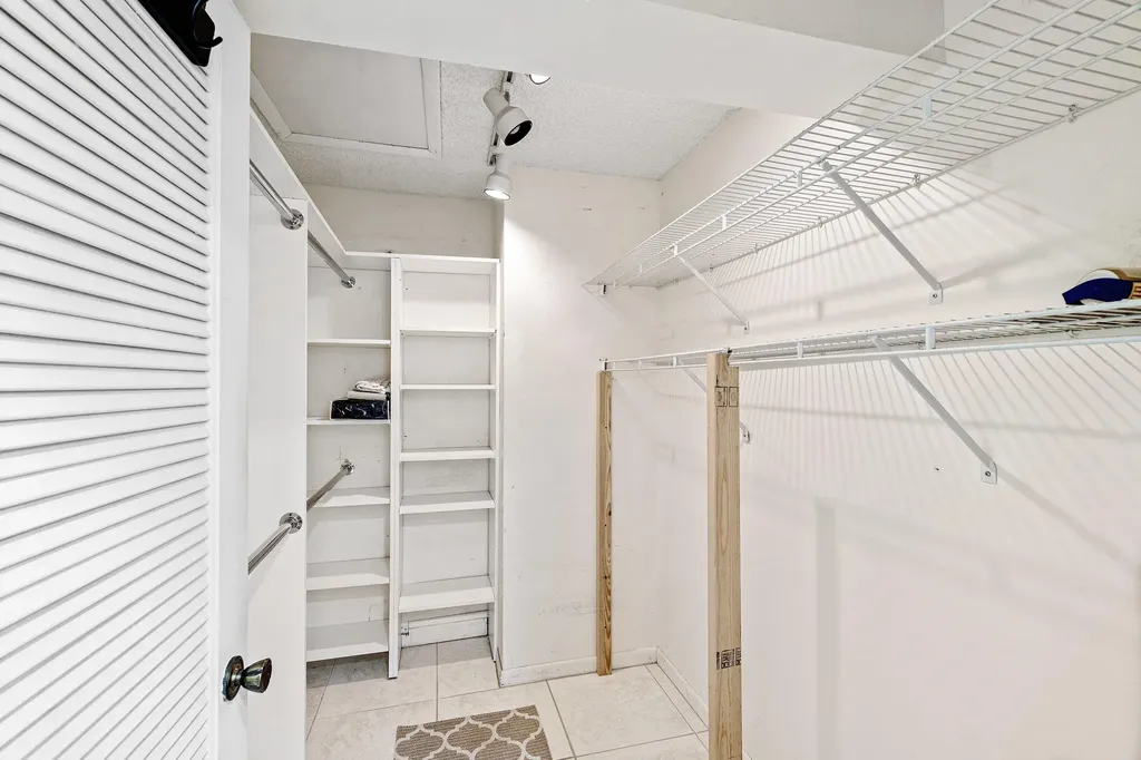 27 Capri Delray Beach FL 33484