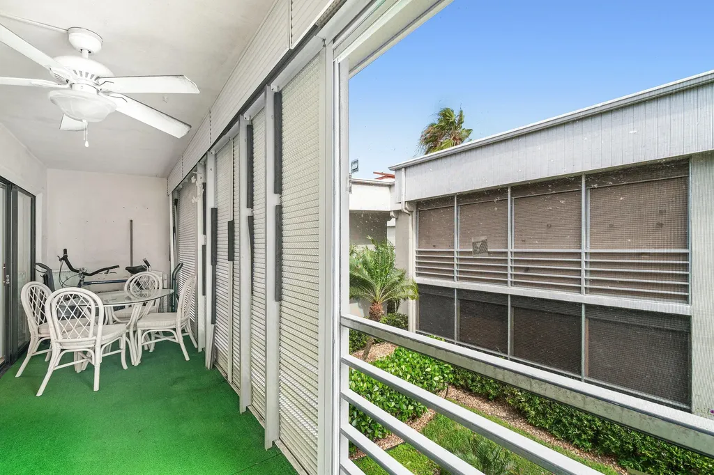 27 Capri Delray Beach FL 33484