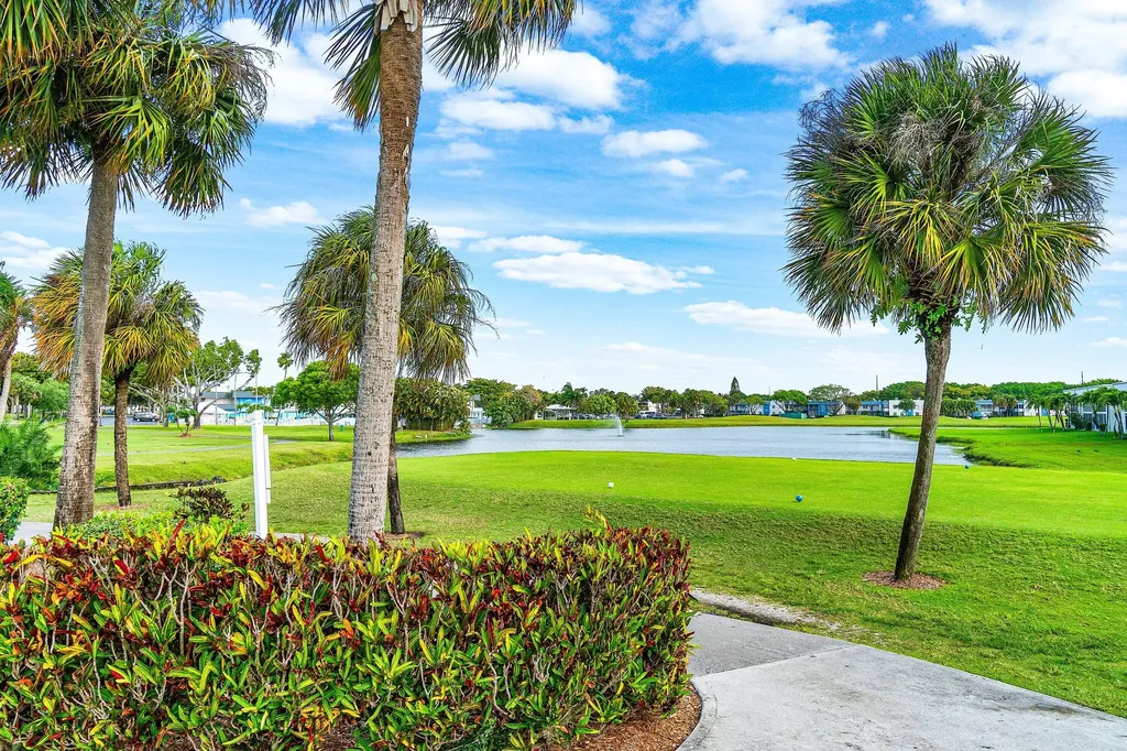 27 Capri Delray Beach FL 33484