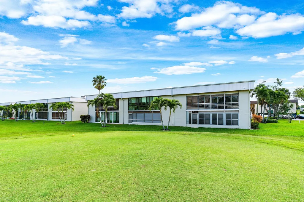 27 Capri Delray Beach FL 33484