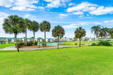 27 Capri Delray Beach FL 33484