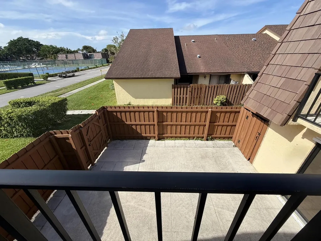 521 Springdale Circle Palm Springs FL 33461