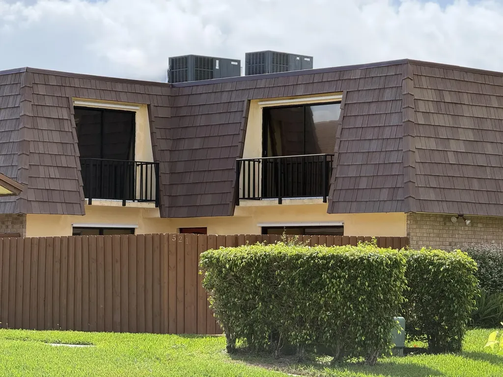 521 Springdale Circle Palm Springs FL 33461