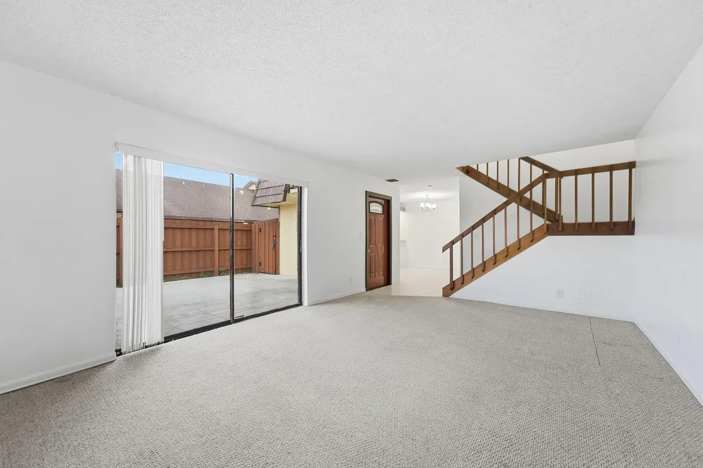 521 Springdale Circle Palm Springs FL 33461