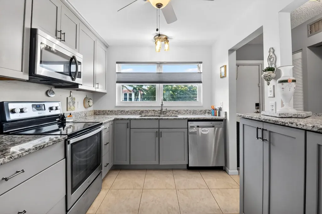 2016 S Federal Highway Boynton Beach FL 33435