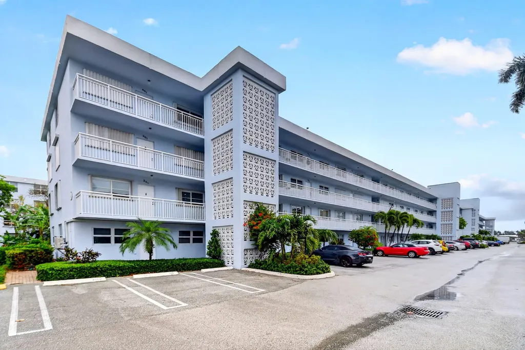 2016 S Federal Highway Boynton Beach FL 33435
