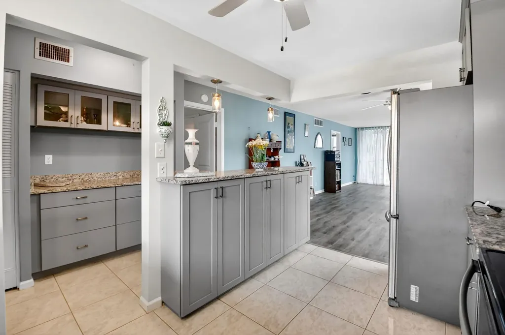 2016 S Federal Highway Boynton Beach FL 33435