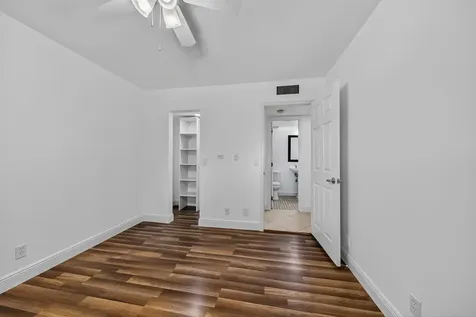 2907 NE 8th Terrace Oakland Park FL 33334