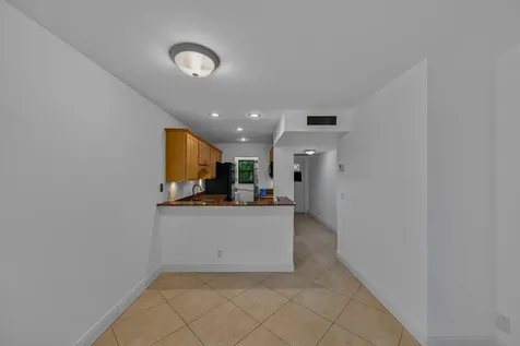 2907 NE 8th Terrace Oakland Park FL 33334