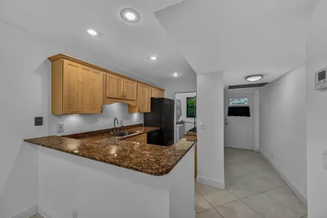 2907 NE 8th Terrace Oakland Park FL 33334