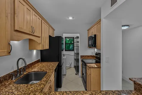 2907 NE 8th Terrace Oakland Park FL 33334