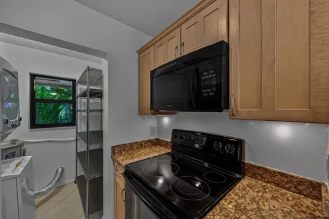 2907 NE 8th Terrace Oakland Park FL 33334