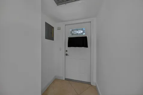 2907 NE 8th Terrace Oakland Park FL 33334