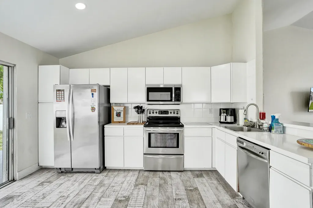8467 Dynasty Drive Boca Raton FL 33433