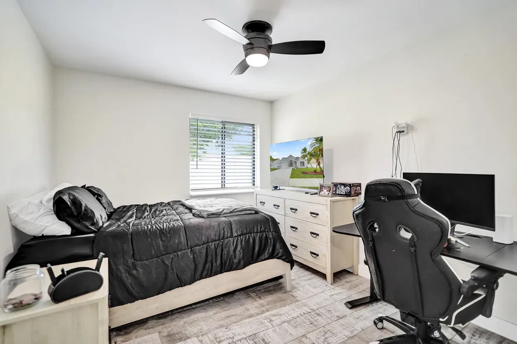 8467 Dynasty Drive Boca Raton FL 33433