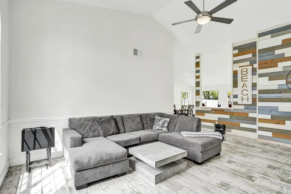 8467 Dynasty Drive Boca Raton FL 33433
