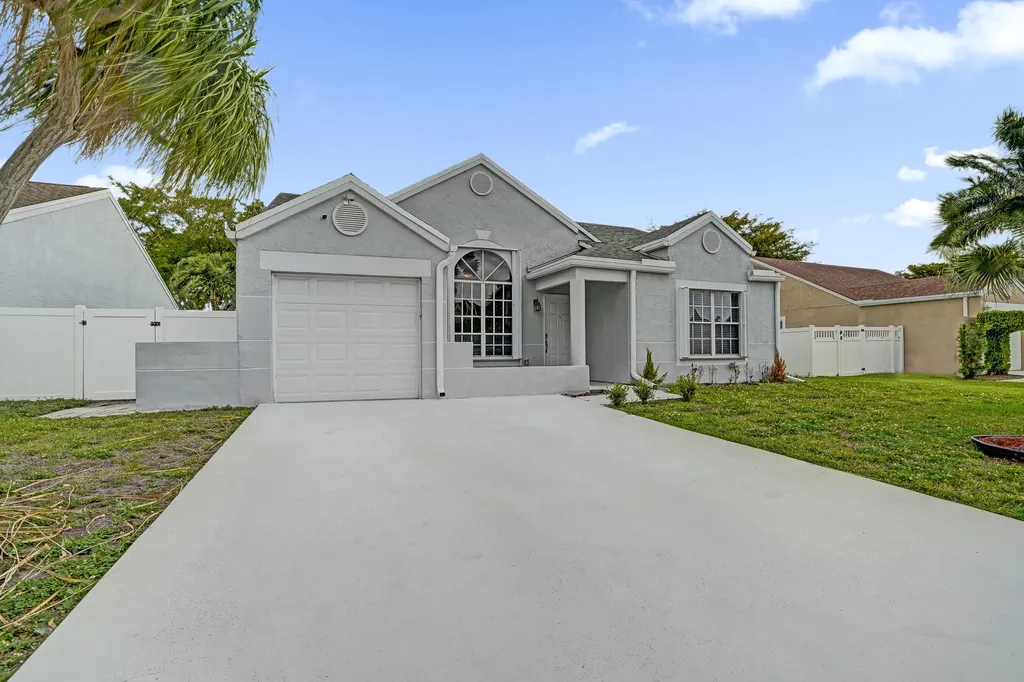 8467 Dynasty Drive Boca Raton FL 33433