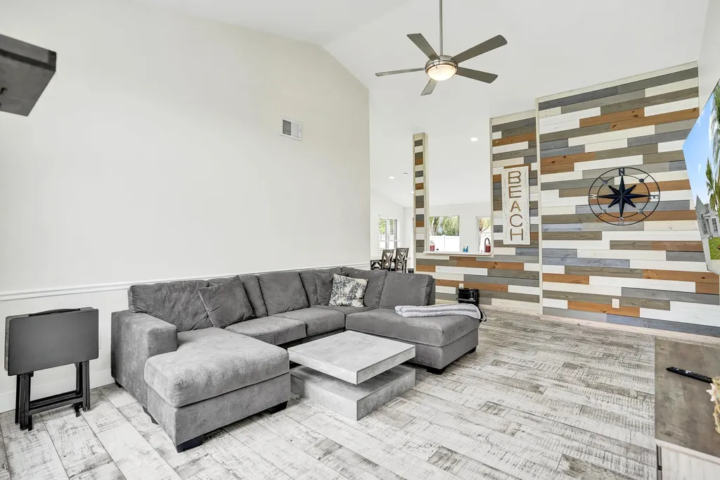 8467 Dynasty Drive Boca Raton FL 33433