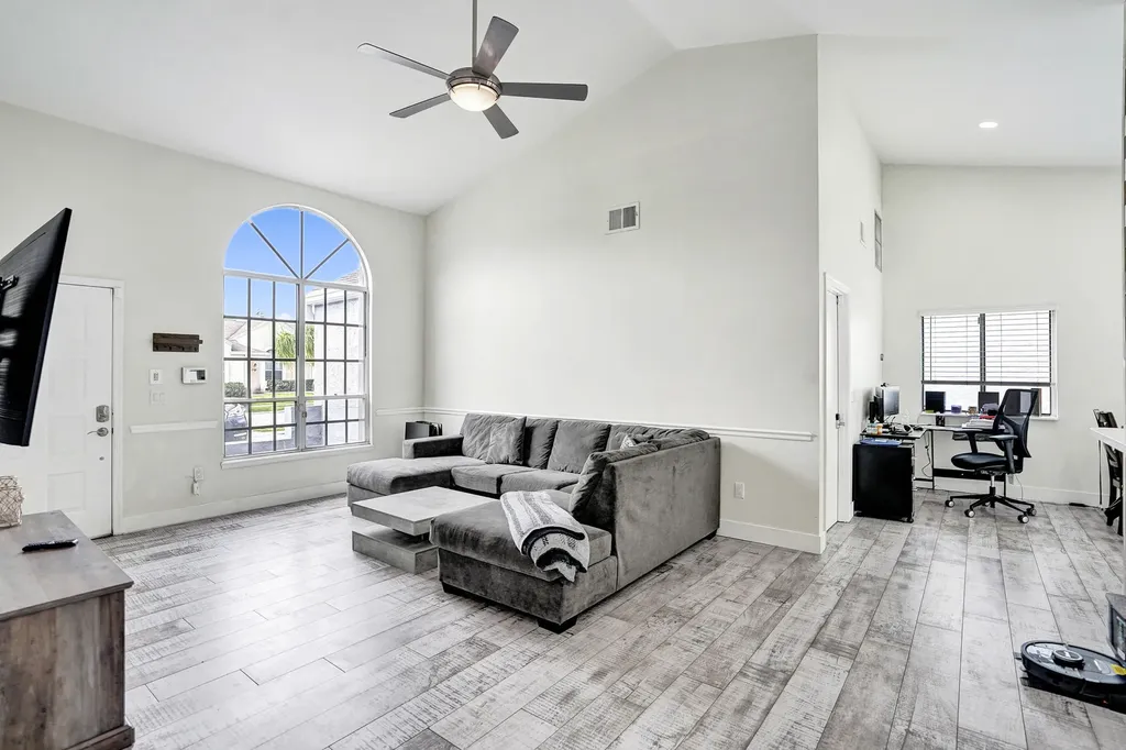 8467 Dynasty Drive Boca Raton FL 33433
